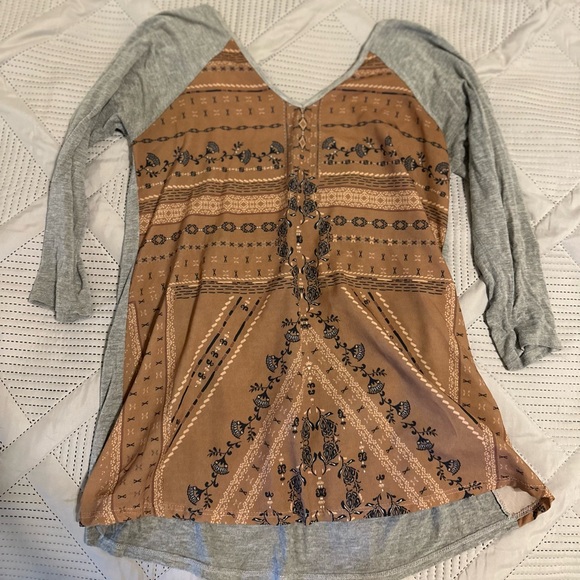 Maurice’s Tops Bundle - Picture 4 of 4